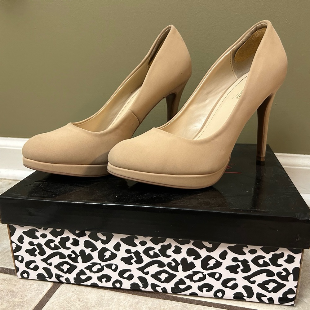Adorable Nude Heels